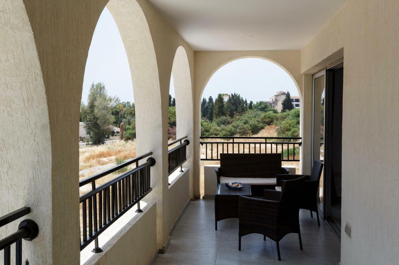 Coral Bay Sea Breeze - 3 Bedroom Πέγεια