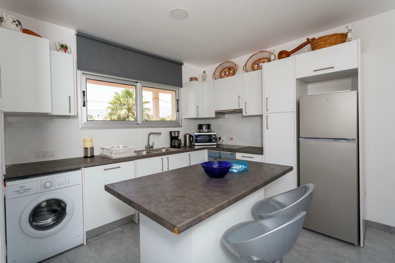 Coral Bay Sea Breeze - 3 Bedroom * Πέγεια